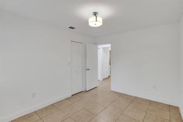 Bent Tree, 13806 SW 54th St, Kendale Lakes, Florida 33175, image 3