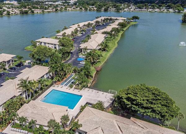 Viewpointe, 5501 Lakeside Dr #206, Margate, Florida 33063, image 1