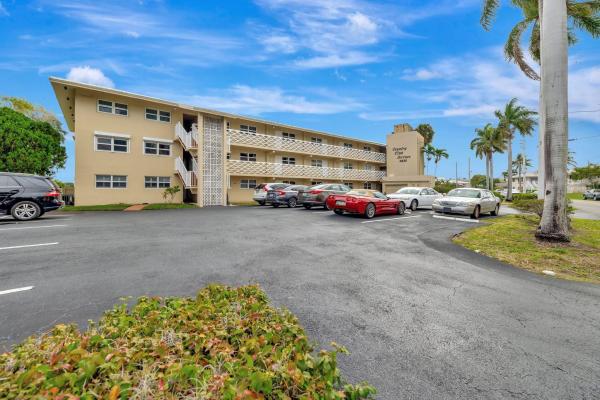 Country Club Terrace, 4836 NE 23rd Ave #21, Fort Lauderdale, Florida 33308, image 1