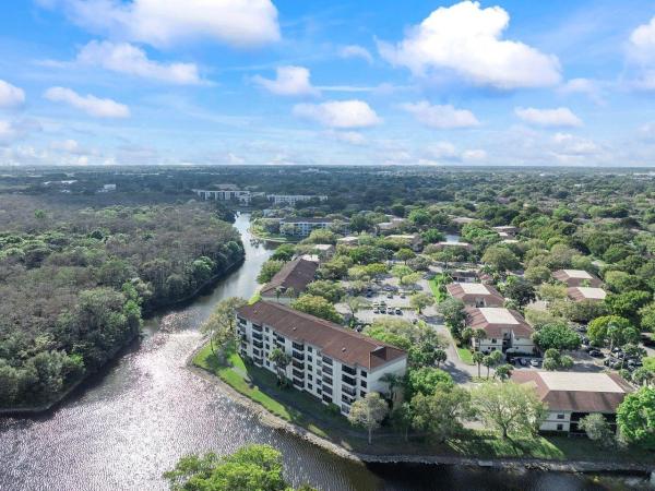 Applewood Village 4, 2907 Carambola Cir #506, Coconut Creek, Florida 33066, image 1