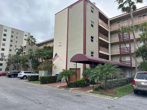 Gathering Place At Cypress Bend, 2108 S Cypress Bend Dr #307, Pompano Beach, Florida 33069, image 1