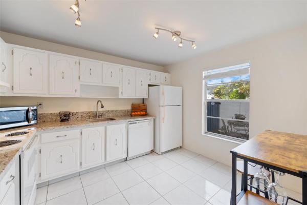 Nova Townhouses, 6776 SW 39th Ct #76, Davie, Florida 33314, image 3