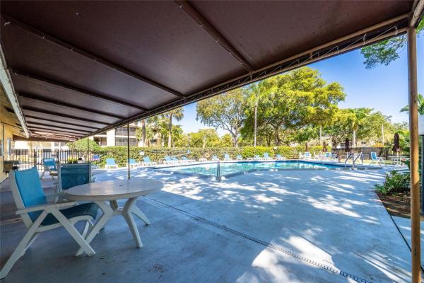 Oakland Forest Club, 3005 N Oakland Forest Dr #302, Oakland Park, Florida 33309, image 1