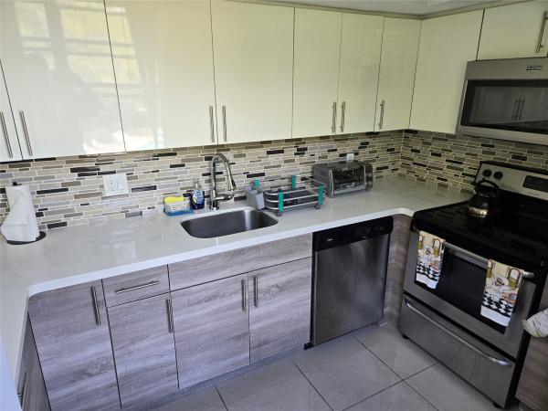 Live Oak Of Pine Island Ridge, 9400 S Live Oak Pl #305, Davie, Florida 33324, image 1