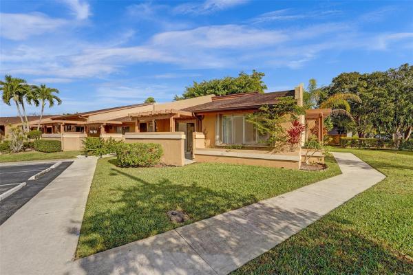Longwood Village At Jacaranda, 800 NW 79th Ter #800, Plantation, Florida 33324, image 1