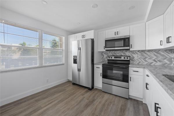 Lucaya Village, 2202 Lucaya Bnd #J2, Coconut Creek, Florida 33066, image 1