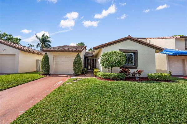 6353 Lantana Pines Dr, Atlantis, Florida 33462, image 1