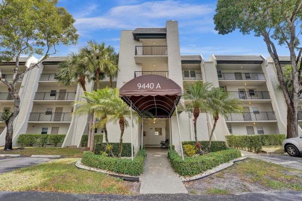 Poinciana Place Of Pine Island Ridge, 9440 Poinciana Pl #109, Davie, Florida 33324, image 1