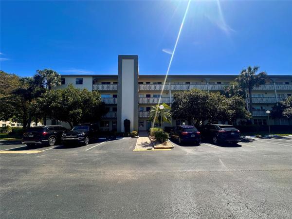 Eleuthera Village, 1805 Eleuthera Pt #B2, Coconut Creek, Florida 33066, image 1
