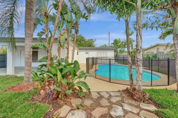 Heritage Lake Estates, 6700 Franklin St, Hollywood, Florida 33024, image 1