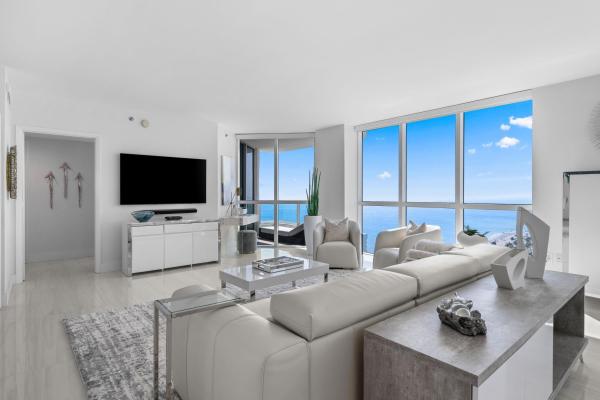 Las Olas Beach Club, 101 S Fort Lauderdale Beach Blvd #1807, Fort Lauderdale, Florida 33316, image 1