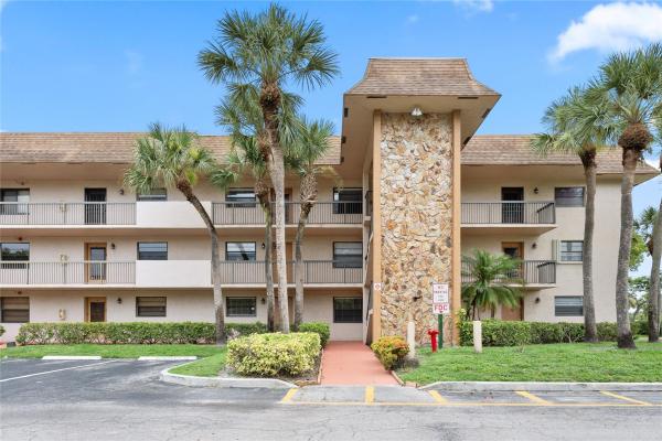 Lakes Of Carriage Hills, 6085 N Sabal Palm Blvd #108, Tamarac, Florida 33319, image 1