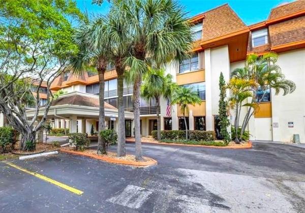 671 NE 195th St #403E, Miami, Florida 33179, image 1