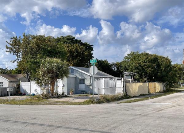 Deerfield & Land, 109 NW Eller St, Deerfield Beach, Florida 33441, image 1