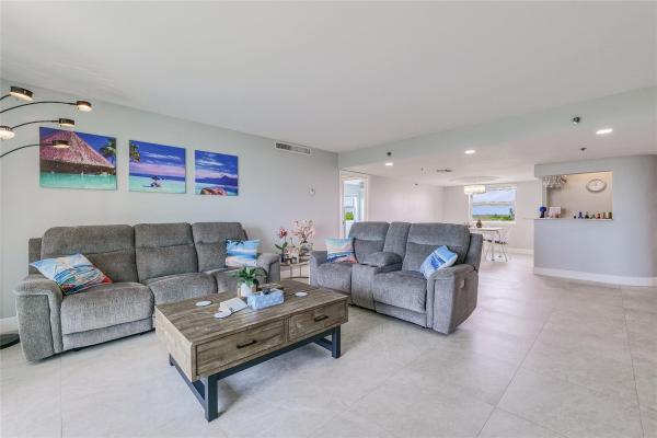 18th Hole At Inverrary, 3910 Inverrary Blvd #708-B, Lauderhill, Florida 33319, image 1
