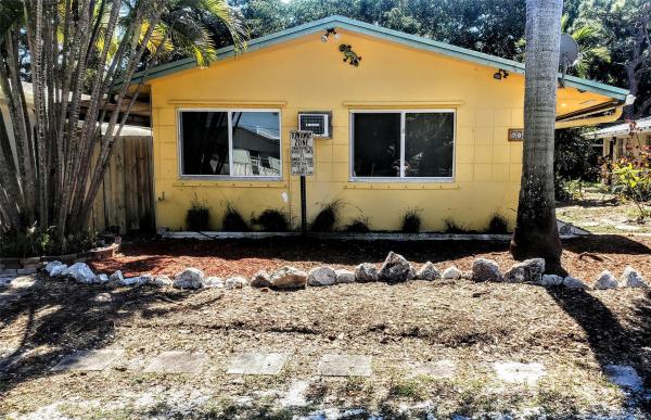 Central Oakland Park, 872 NE 40th St, Oakland Park, Florida 33334, image 1