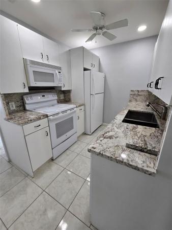 Harwood, 3036 Harwood D, Deerfield Beach, Florida 33442, image 1