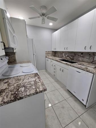 Harwood, 3036 Harwood D, Deerfield Beach, Florida 33442, image 2
