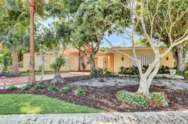 Royal Oaks Hills, 840 SW 3rd St, Boca Raton, Florida 33486, image 1