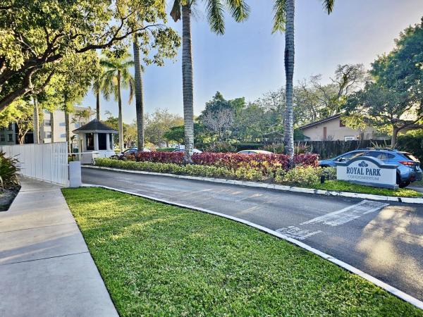 Royal Park, 118 NW Royal Park Dr #2E, Oakland Park, Florida 33309, image 1