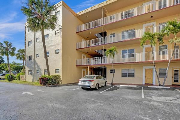 Topaz South, 3990 NW 42nd Ave #101, Lauderdale Lakes, Florida 33319, image 1