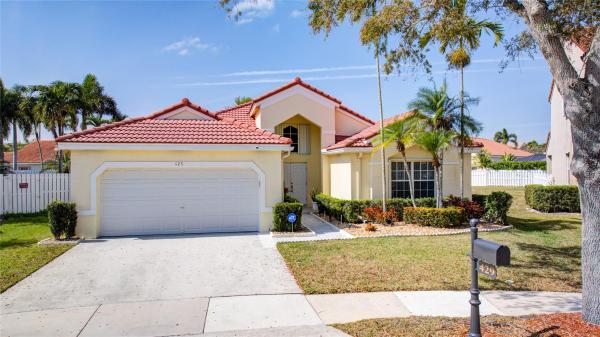 Cambridge Lake, 429 NE Cambridge Ln, Weston, Florida 33326, image 1