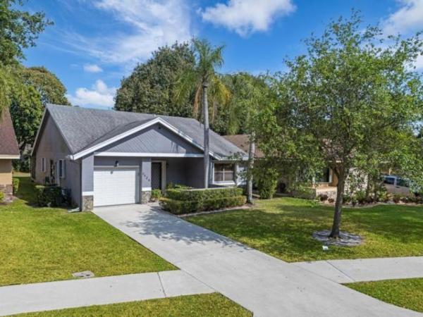 Tamarind Village, 2520 Calamondin Cir, Coconut Creek, Florida 33063, image 1