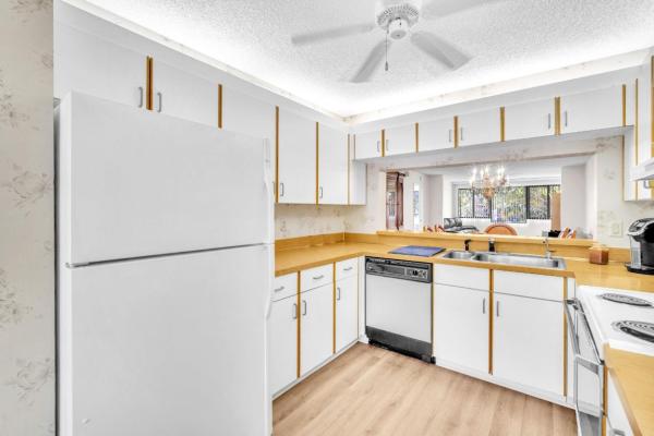 Clairmont, 10839 W Clairmont Cir #209, Tamarac, Florida 33321, image 2