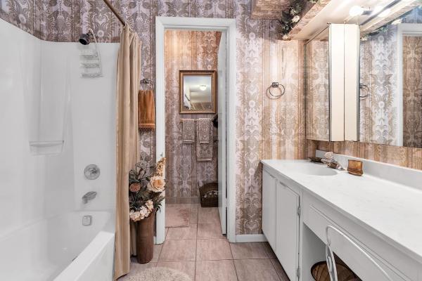 Loch Andrews, 7116 Ballantrae Ct, Miami Lakes, Florida 33014, image 2