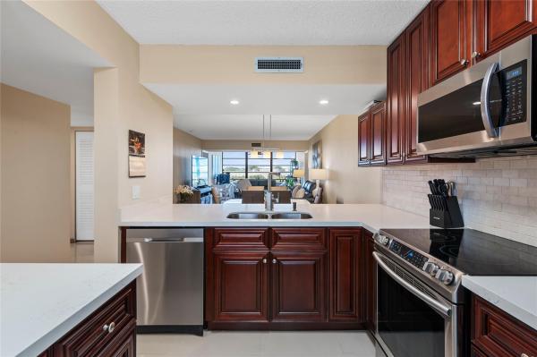 Whitehall Of Pine Island Ridge, 1508 Whitehall Dr #303, Davie, Florida 33324, image 1