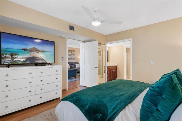 Whitehall Of Pine Island Ridge, 1508 Whitehall Dr #303, Davie, Florida 33324, image 3