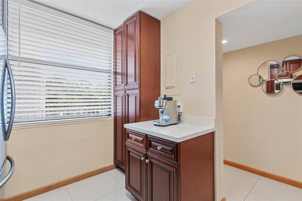 Whitehall Of Pine Island Ridge, 1508 Whitehall Dr #303, Davie, Florida 33324, image 2