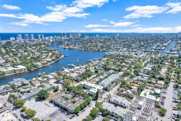 Gateway Arms, 1900 NE 8th Ct #307, Fort Lauderdale, Florida 33304, image 1