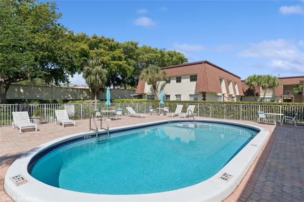 French Villas Of Lighthouse Point, 2011 NE 32nd Ct #26, Lighthouse Point, Florida 33064, image 3