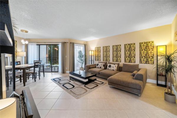 Camino Real Village, 5701 Camino Del Sol #303, Boca Raton, Florida 33433, image 1