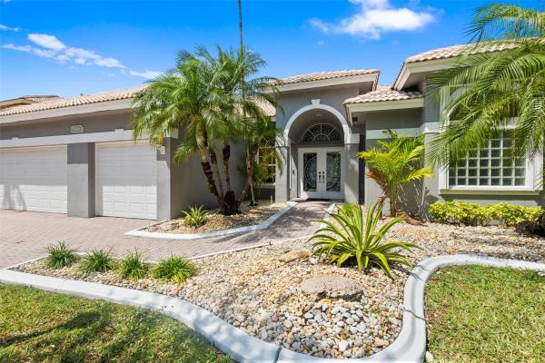 Stoneridge Lake Estates, 16483 Segovia Cir, Fort Lauderdale, Florida 33331, image 1