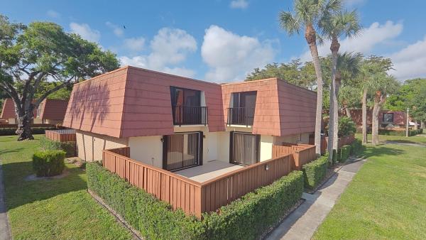 Sandalwood At Boynton Beach, 306 Buttonwood Ln, Boynton Beach, Florida 33436, image 3