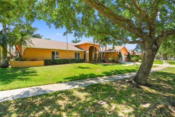 Pasadena Estates, 20260 NW 4th St, Pembroke Pines, Florida 33029, image 1
