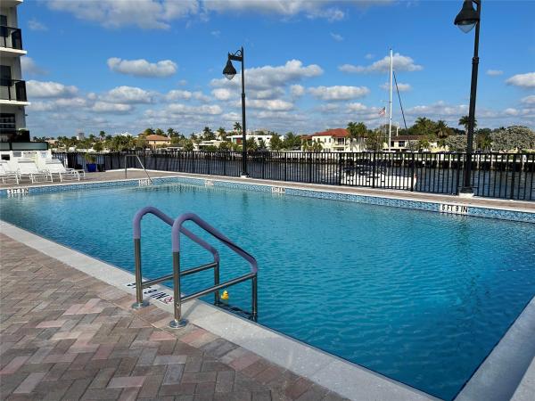 The Warwick, 5100 Dupont Blvd #5I, Lauderdale By The Sea, Florida 33308, image 1