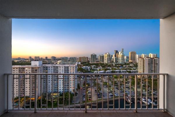 Arlen House West, 500 Bayview Dr #2023, Sunny Isles Beach, Florida 33160, image 1