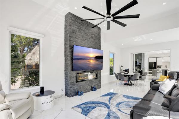 359 Sundial Cir #359, Margate, Florida 33068, image 1