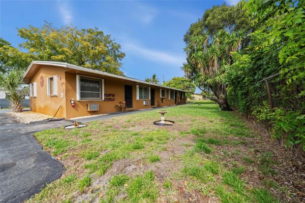 Lloyd Estates, 841 NW 39th St #1-4, Oakland Park, Florida 33309, image 1