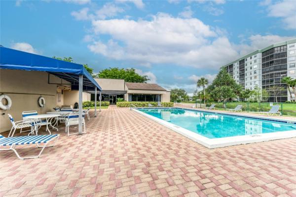 Water Chase At Cypress Bend, 2228 N Cypress Bend Dr #204, Pompano Beach, Florida 33069, image 3