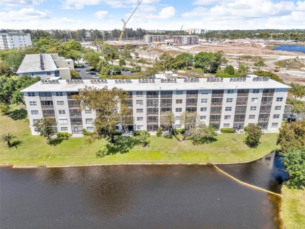 Water Chase At Cypress Bend, 2228 N Cypress Bend Dr #204, Pompano Beach, Florida 33069, image 1