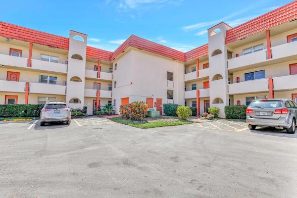 Sunrise Lakes 1, 8000 N Sunrise Lakes Dr #207, Sunrise, Florida 33322, image 1