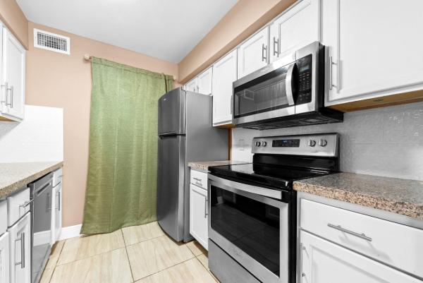 Sailboat Pointe, 2400 NW 33rd St #1110, Oakland Park, Florida 33309, image 2