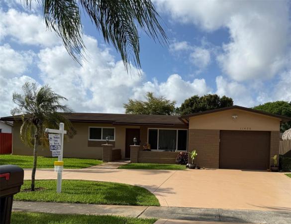 Pembroke Lakes, 11420 NW 18th St, Pembroke Pines, Florida 33026, image 1