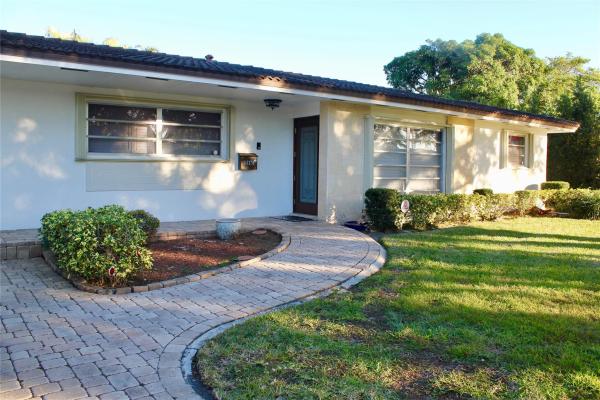 Miami Lakes Residential, 14131 Cypress Ct, Miami Lakes, Florida 33014, image 1