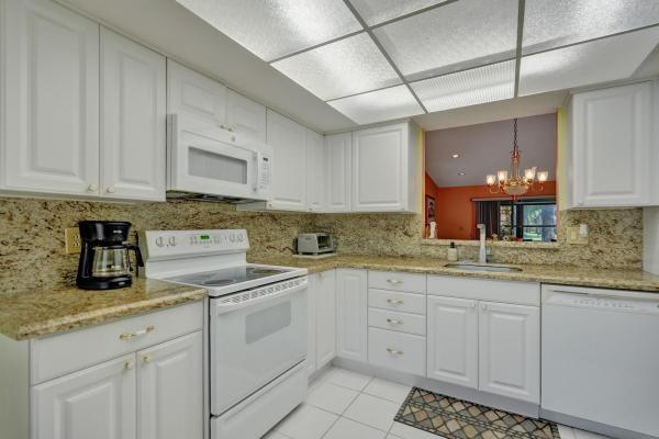 The Villas Of Waterberry, 10908 Waterberry Ct, Boca Raton, Florida 33498, image 2
