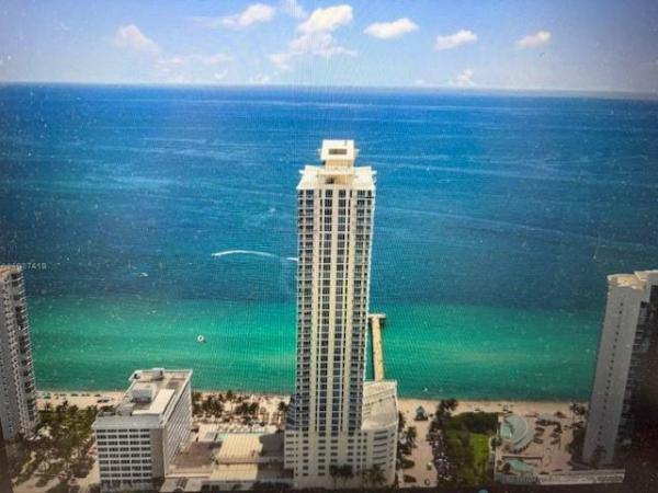 La Perla, 16699 Collins Ave #2204, Sunny Isles Beach, Florida 33160, image 1